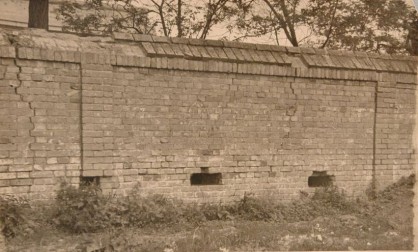 Стена кладбища