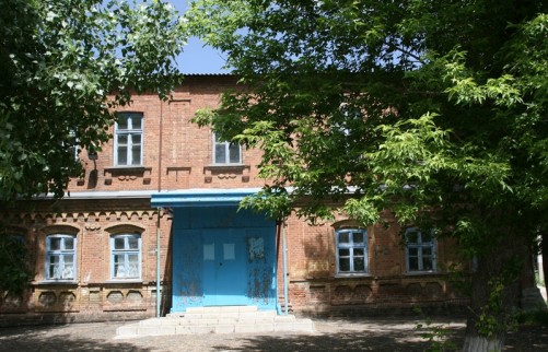 Здание бывшей земской школы (также бывшая школа № 10)