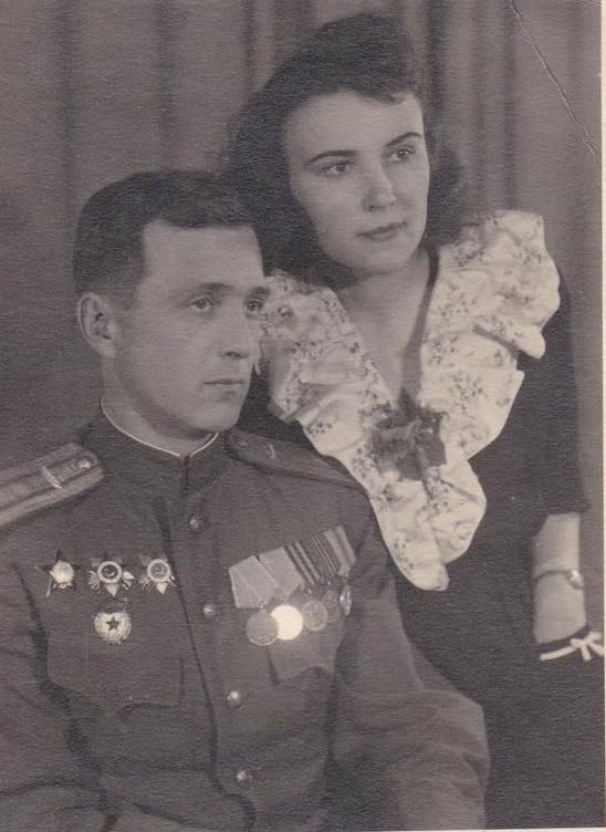 И.Н. Гладков с женой Ниной Васильевной. 1946 г.